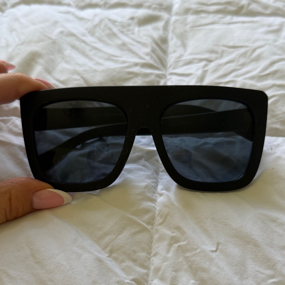 Quay Cafe Racer Sunglasses